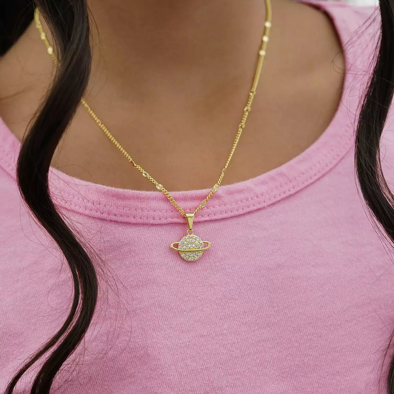 Cadena Cubana Con Destellos 45Cm + Dije Saturn Circonias Cristal