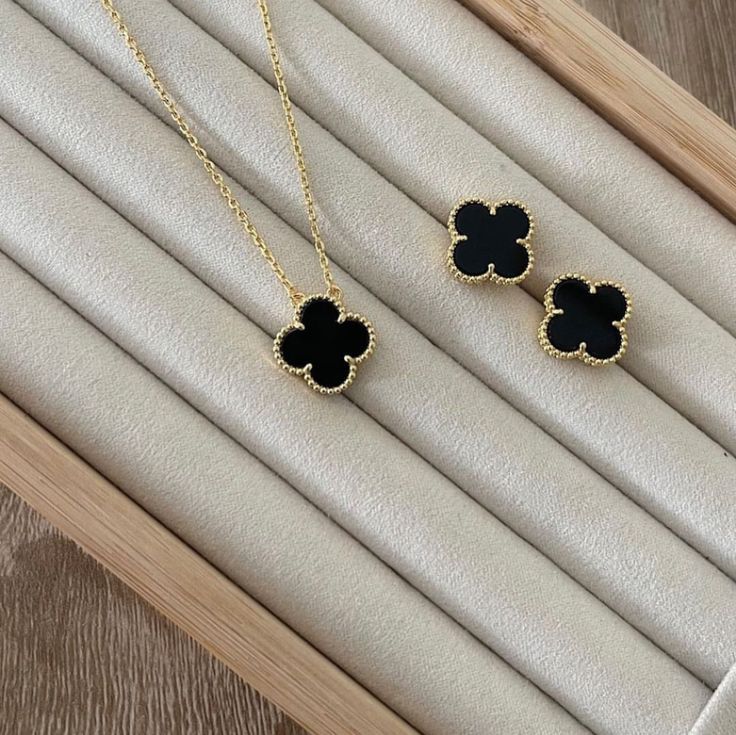 Cadena Aros 1.8 mm 45 Cms + Conjunto Clover Black.