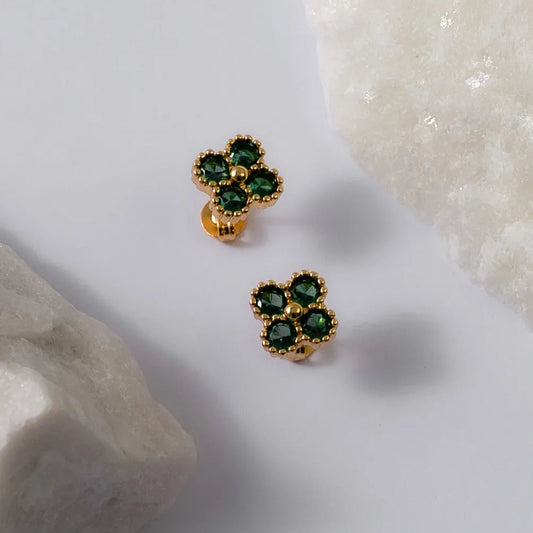 Arete Clover Motif