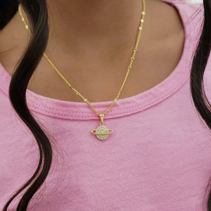 Cadena Cubana Con Destellos 45Cm + Dije Saturn Circonias Cristal